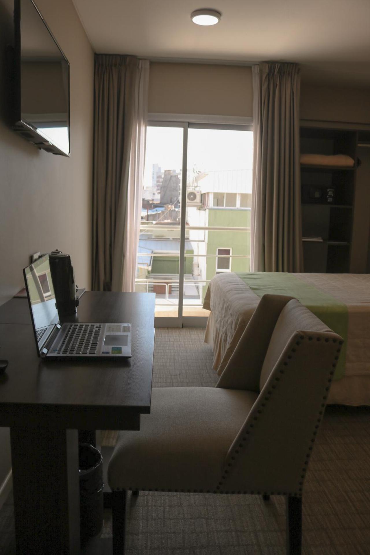 Days Inn & Suites By Wyndham Ла Плата Екстериор снимка